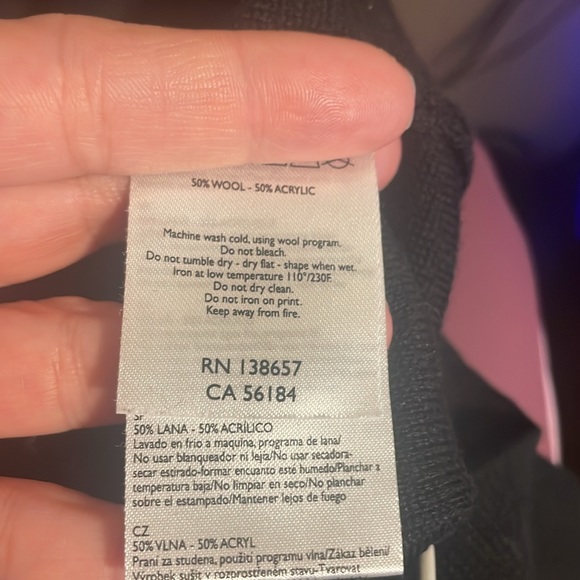 Galvin Green Wool Sweater Men's Small Pullover
1/4 Zip Solid Black Golf Casual. - Picture 7 of 7